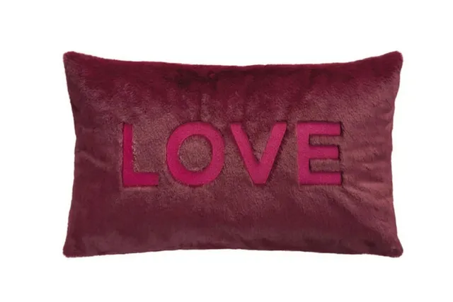 pad-concept-gaze-love-kissenh-lle-dark-raspberry-30-x-50-cm image 1